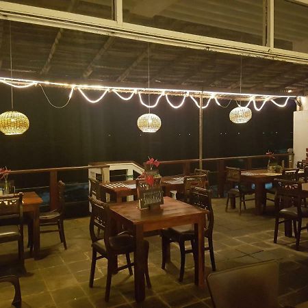 Coral Seas Beach Hikkaduwa Exterior foto
