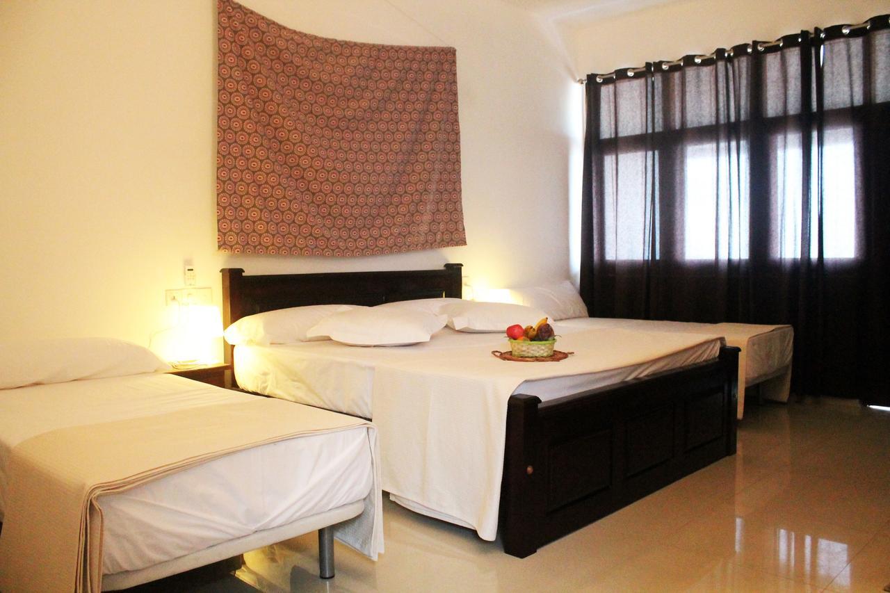 Coral Seas Beach Hikkaduwa Exterior foto